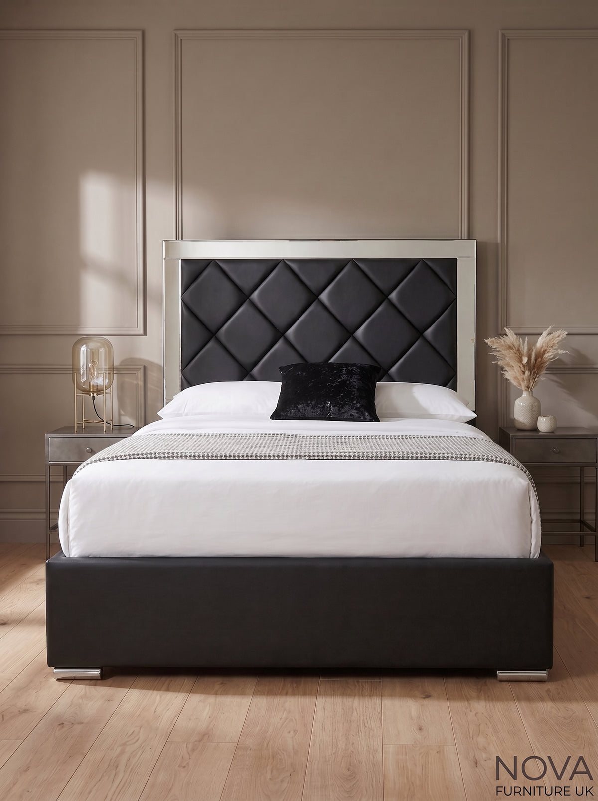 Onyx Mirrored Diamond Bed